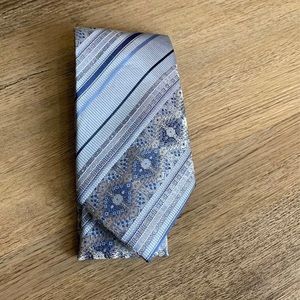 New man tie